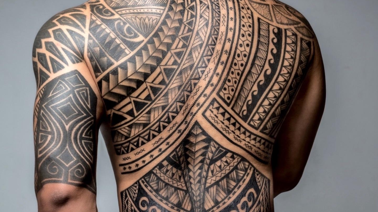 30-hours-full-back-tattoo-done-by-lek-tattoos-v0-nergsqk493uf1